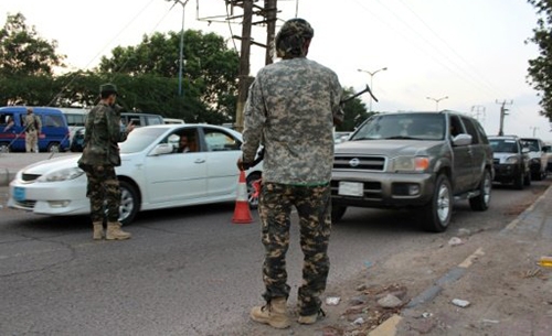 Top south Yemen officials survive bombing: security sources