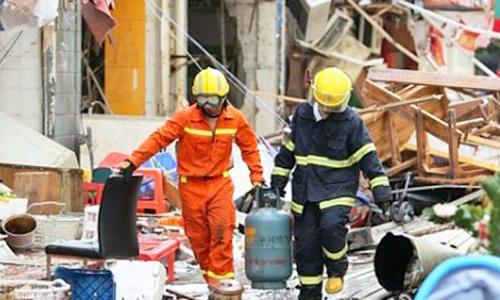 Powerful blast rips through Rio neighborhood