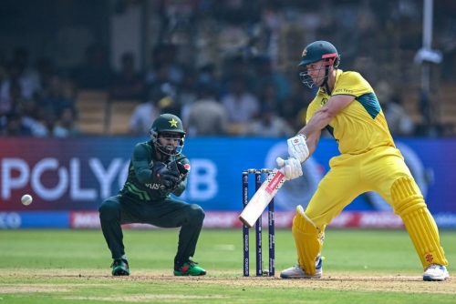 ‘Awesome’ Warner, Marsh star as Australia down Pakistan