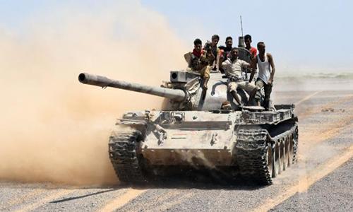Coalition armoured vehicles sent to Yemen loyalists in key city