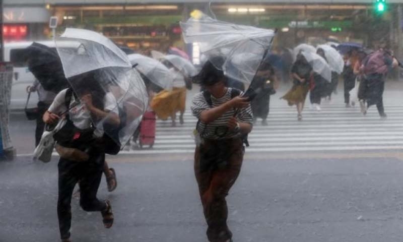 Powerful storm hits Japan