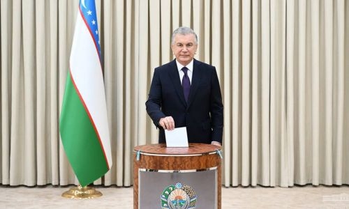 Uzbeks vote on reforms to strengthen president