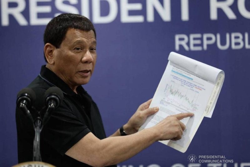 Duterte urges peace in unveiling Muslim autonomy law