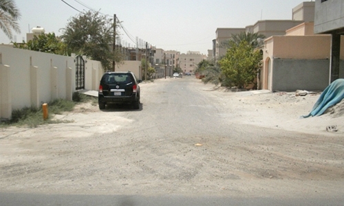 Tubli dirt roads work begins