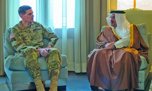 Deputy King receives Commander of US Central Command