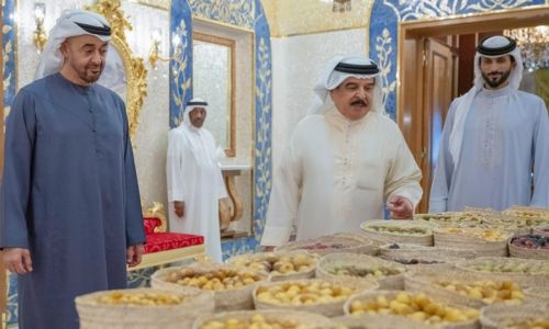 Bahrain, UAE leaders forge stronger ties