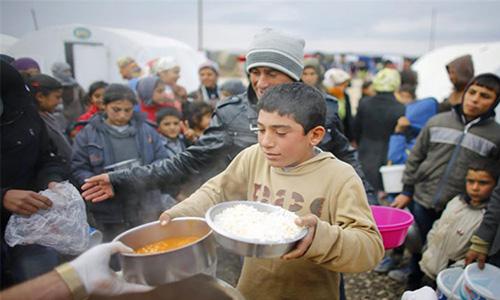 UN resumes food aid for Syrian refugees in Jordan