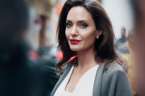 Angelina Jolie ‘doesn’t know how to relax’