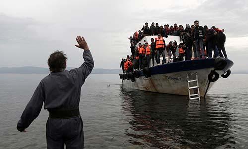 Greek bailout talks could weigh migrant influx