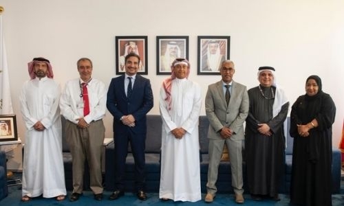 Gulf Air Acting CEO receives new board of airline's National Labour Union