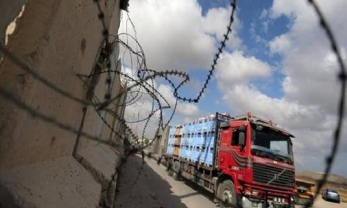 Israel closes crossing to Gazans after rocket attacks