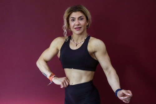 Iraqi Kurdish bodybuilder breaks down gender barriers