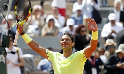 Nadal cruises through at Roland Garros
