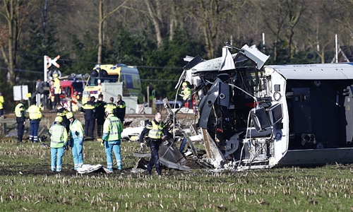 One dead, 10 hurt in Dutch train derailment