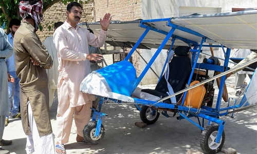 The popcorn seller who built his own plane