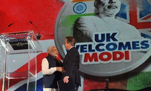 Thousands cheer India's Modi at London mega-rally