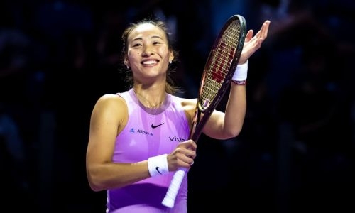 Olympic champion Zheng moves into last four of WTA Finals