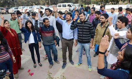 Indian police arrest more students on sedition charge