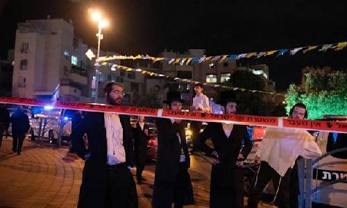 Israel searches for attackers who killed 3 in mass stabbing