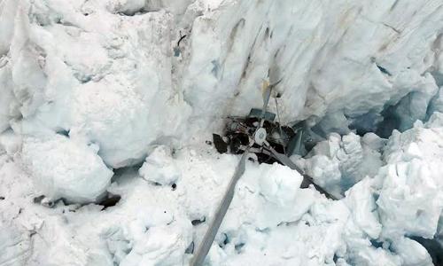 Seven dead as New Zealand helicopter crashes into glacier