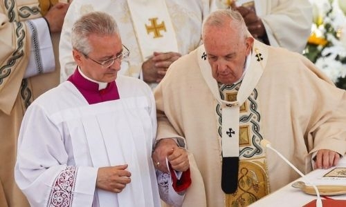 Pope Francis proclaims 10 new saints