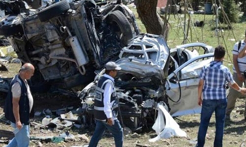 Car bomb hits eastern Turkish city of Van, 27 injured