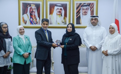 Bahrain's National Committee to Control Smoking receives World No Tobacco Day 2022 Award