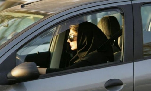 Iran impounds tens of thousands of cars for bad hair cover