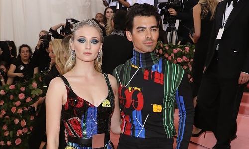 Sophie Turner, Joe Jonas host pre-wedding pool party