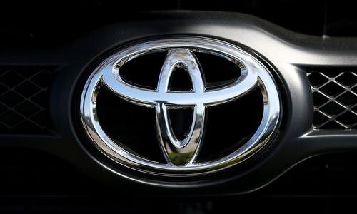 Toyota dethrones VW in global sales