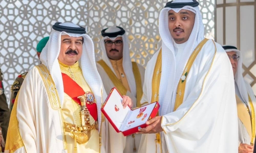 Bahrain King patronises National Days celebrations, honours national work pioneers