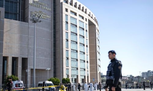 Police shoot dead two 'terrorists' outside Istanbul court