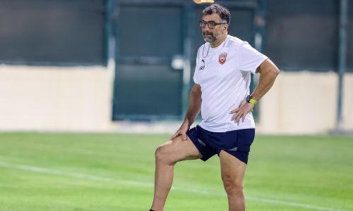 Bahrain head coach Juan  Pizzi calls up full-strength football team