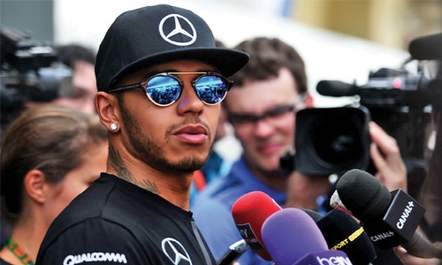 Hamilton dismisses  ‘silly’ title talk