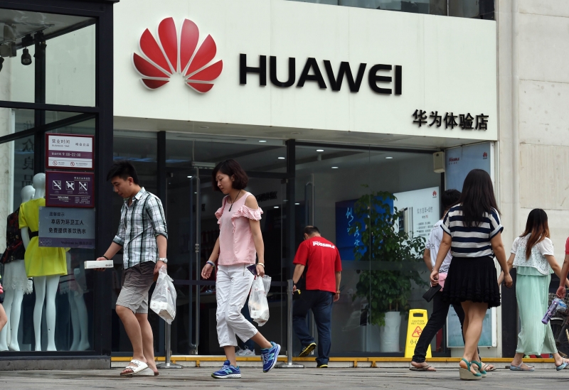 Chinese cos rally around Huawei