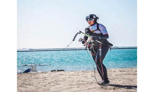 Kitesurfing from Bahrain to Abudhabi : Guiness record for Anke Brandt