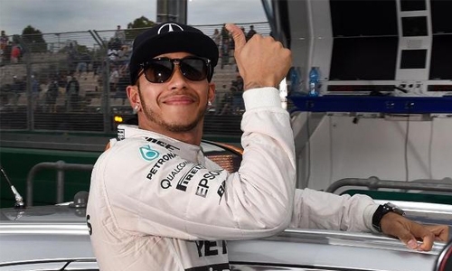 Hamilton fights back in Malaysia