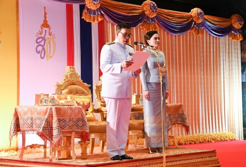 Thai King opens parliament after shock election result