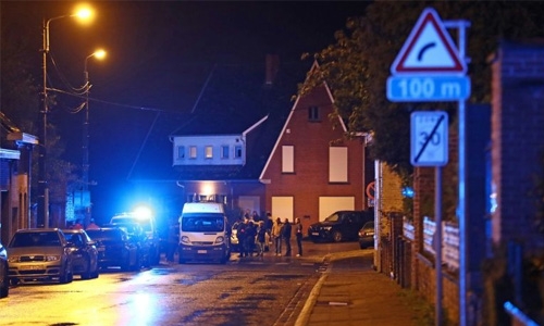 Man arrested after Belgian mayor's throat slashed
