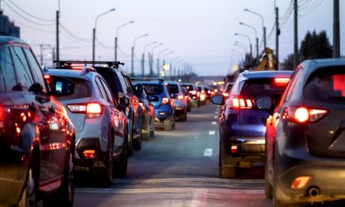 Bahrain's Evening Rush: Traffic Jams Surge as Temperatures Cool and Construction Continues