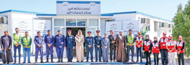 Southern Governor His Highness Shaikh Khalifa bin Ali bin Khalifa Al Khalifa visited the camping service centre in the region of Al Sakhir