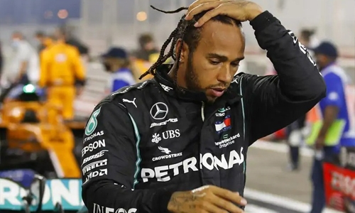 Hamilton extends contract with ‘incredible’ Mercedes to 2023
