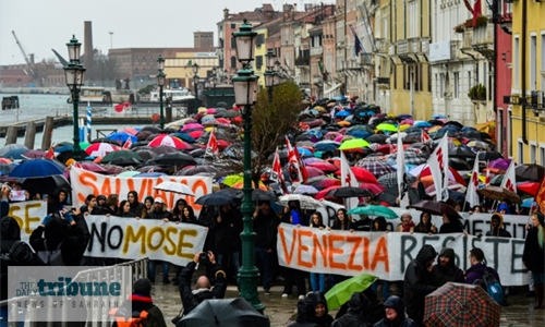 Venetians protest over flooding, cruise ships