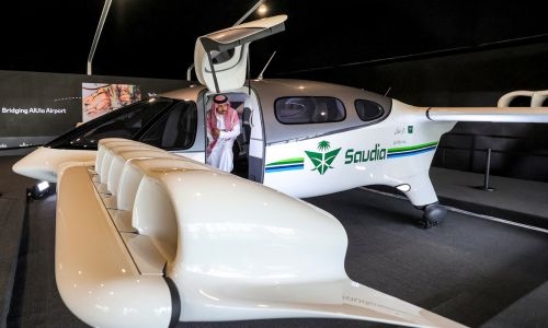 Saudi eyes electric jets to reach Mecca, new resorts