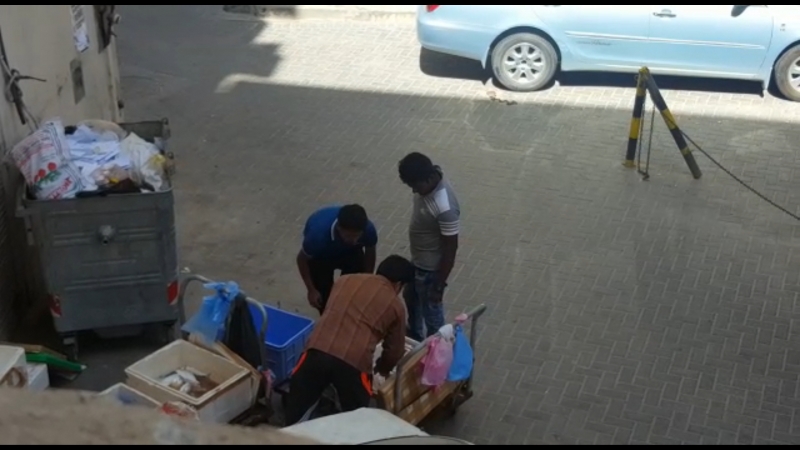 Who will bridle Manama’s illegal street vendors?