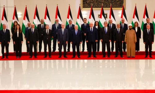 New Palestinian government gets wary greeting