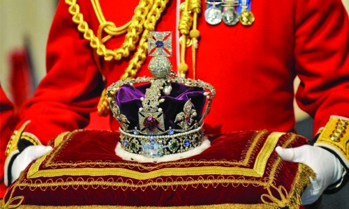 British crown jewels buried in biscuit tin 
