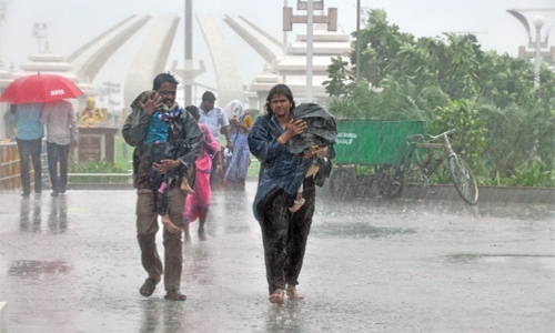  Cyclone kills 10 in south India's tech hub