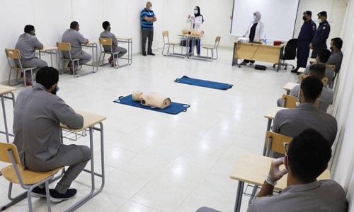 Reformation and Rehabilitation Centre organises training course in first aid for inmates.