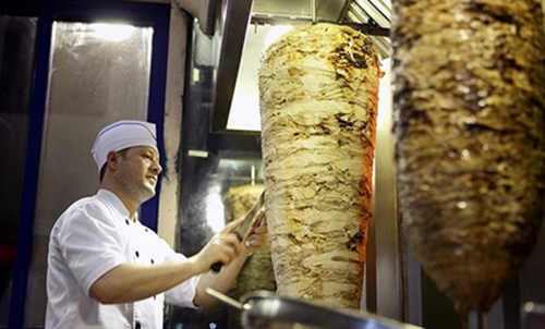 Dubai lays down new rules for shawarma outlets